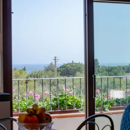 Apartment Comfortable In 50 Sqm Sea View Garden