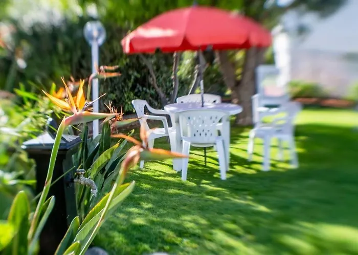 Апартаменты Comfortable In 50 Sqm, Sea View, Garden Капитана